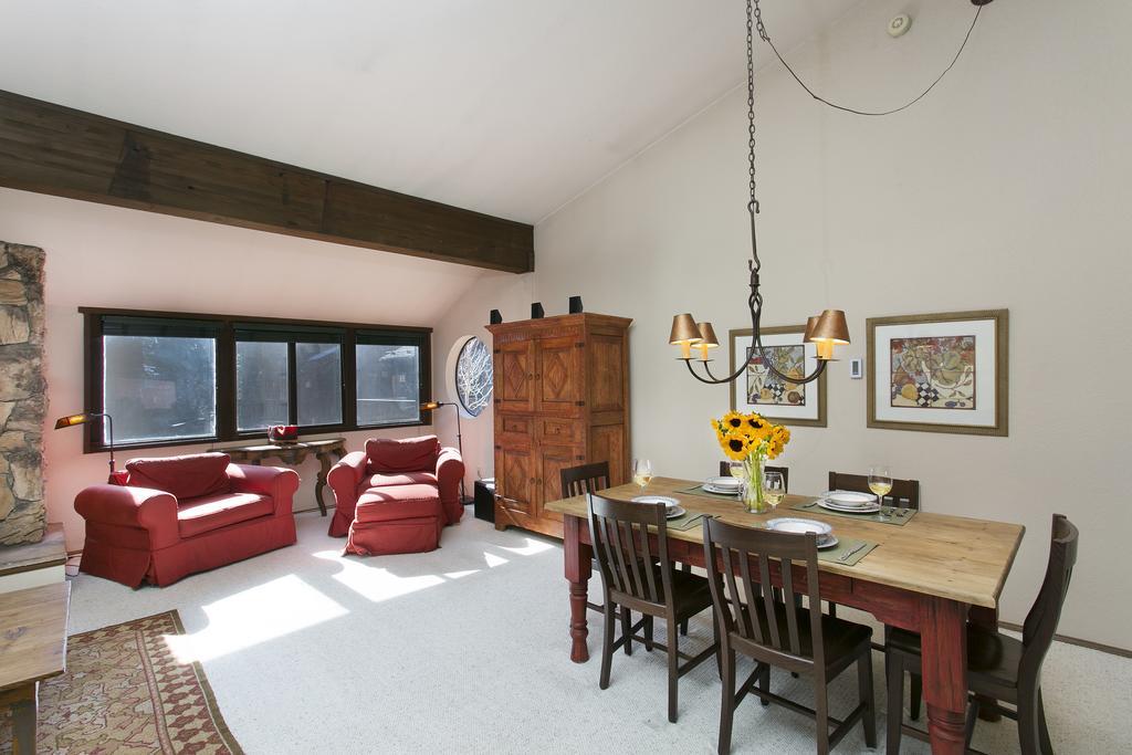 Mammoth Village Properties By 101 Great Escapes Mammoth Lakes Room photo