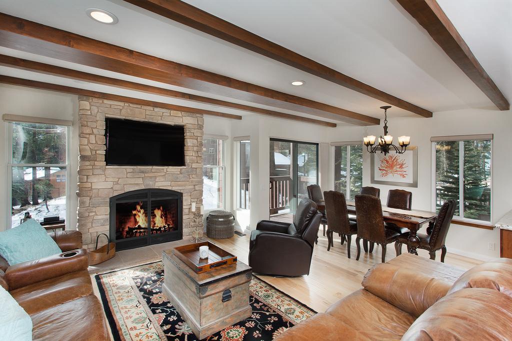 Mammoth Village Properties By 101 Great Escapes Mammoth Lakes Room photo