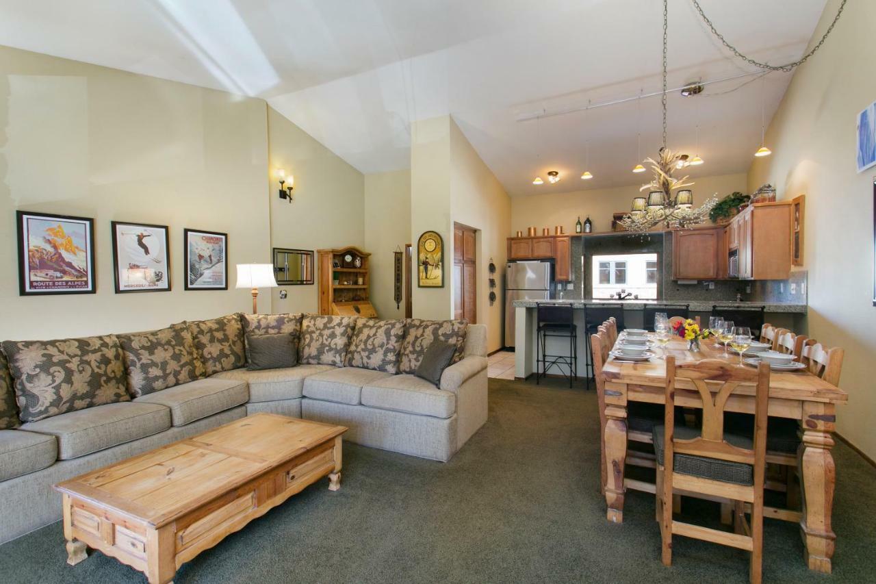 Mammoth Village Properties By 101 Great Escapes Mammoth Lakes Room photo